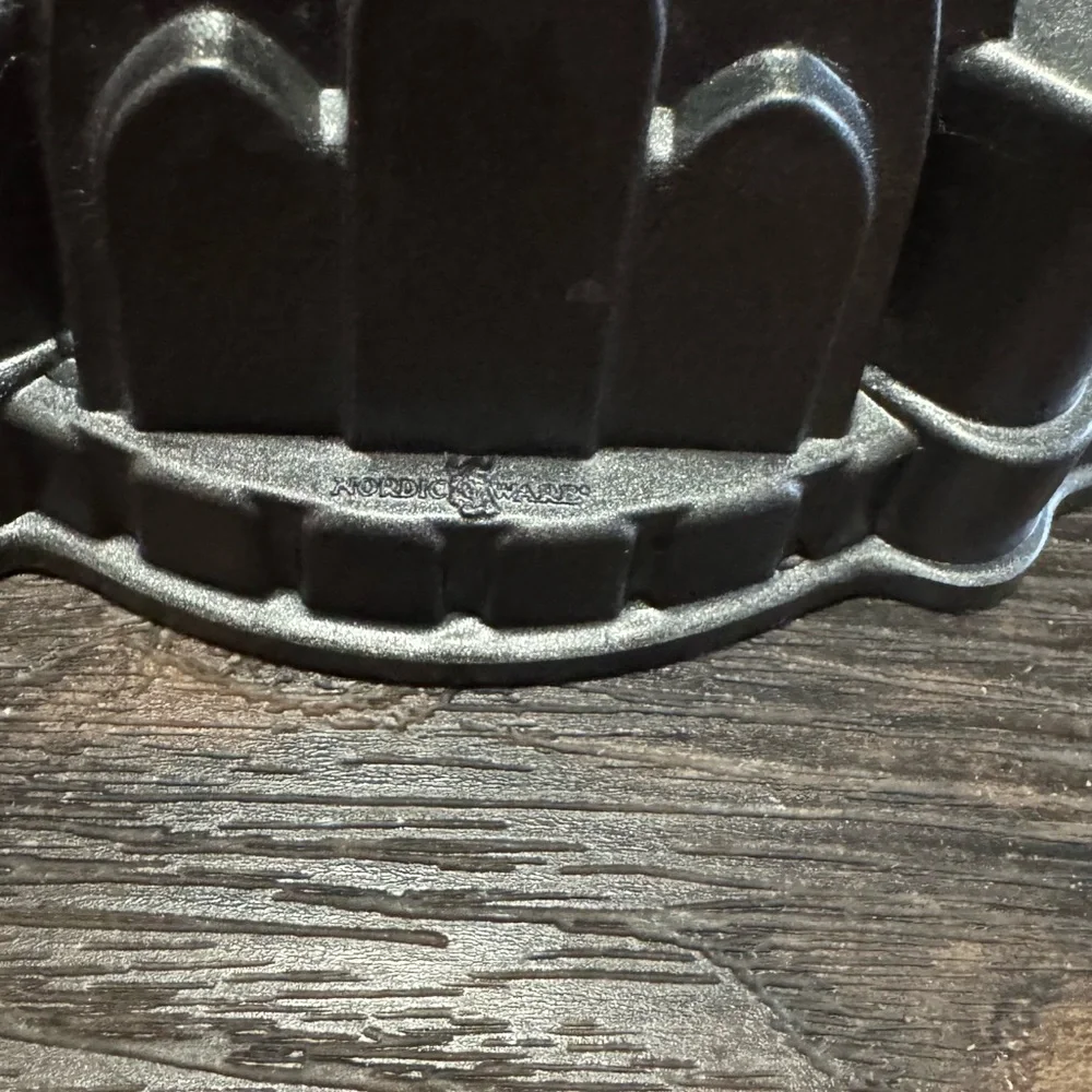 Nordic Ware 10 Cup Cathedral Bundt Pan - Picture 9 of 9